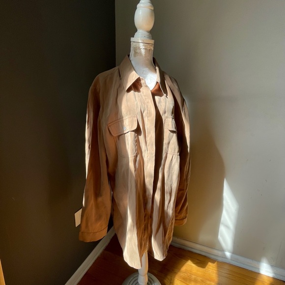 Chico’s Long Sleeve Silky Button Down Shirt 💛 - Picture 3 of 12